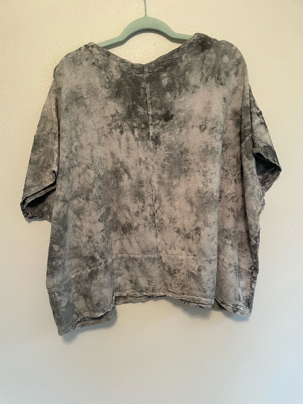 Oh My Gauze! Gray Tye-Dye
V-Neck Oversized Short Sleeve Pockets - Picture 2 of 9